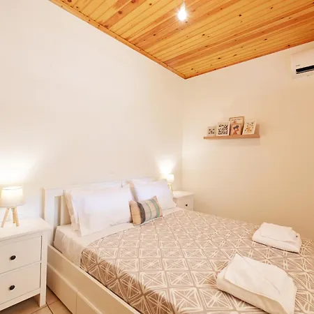 Olivilla Garden Retreat - A Peaceful Escape בית נופש Eva