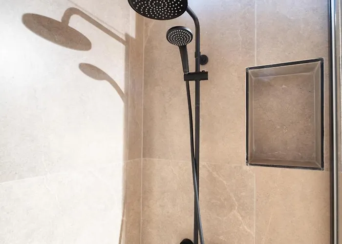 Olivilla Garden Retreat - A Peaceful Escape 펜션